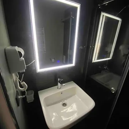 Newly Renovated, Modern And Bright Condo In Center Yerevan Exterior photo