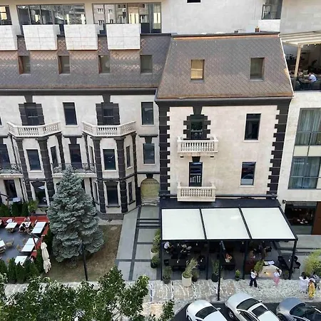 Newly Renovated, Modern And Bright Condo In Center Yerevan Exterior photo