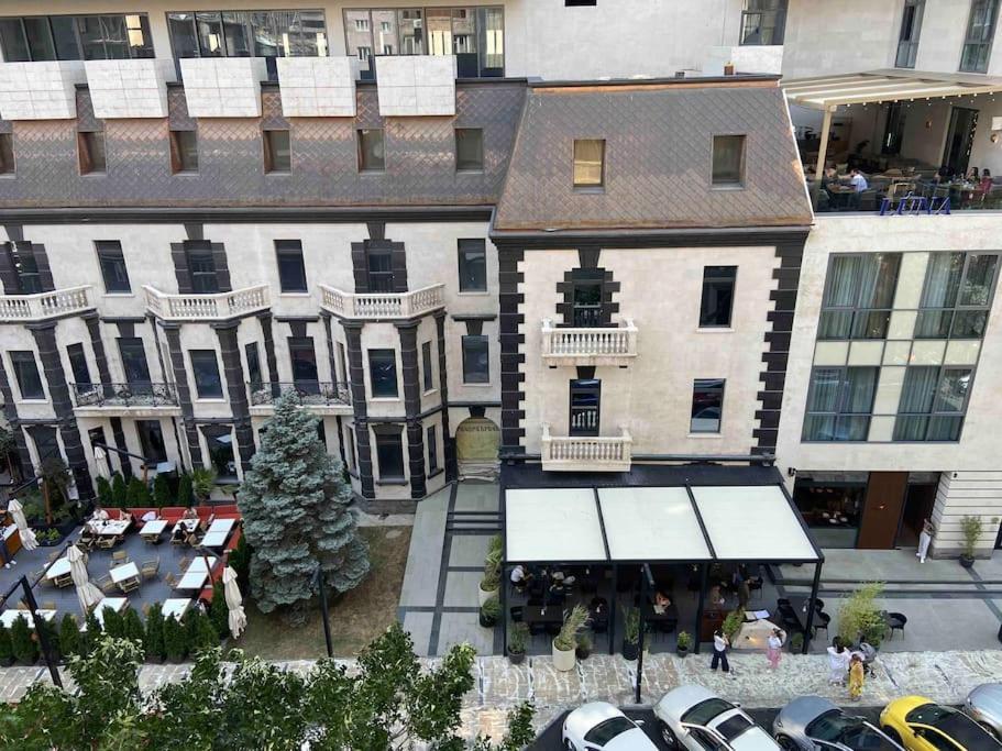 Newly Renovated, Modern And Bright In Center Yerevan